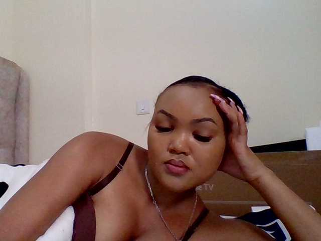 Beautystar12's BongaCams show and profile