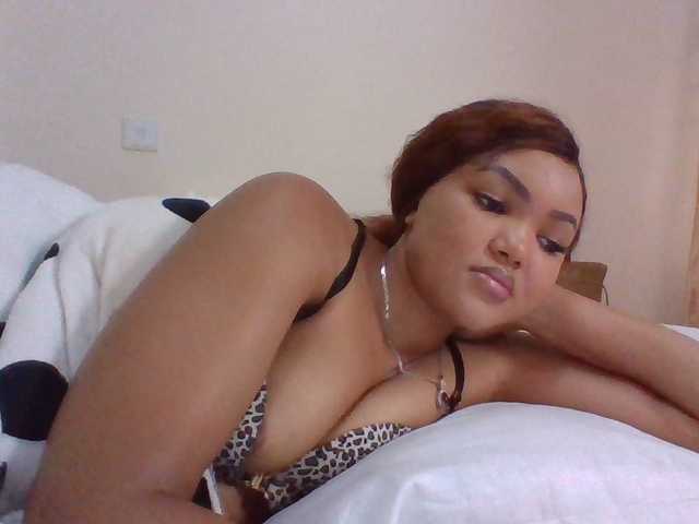 Beautystar12's BongaCams show and profile