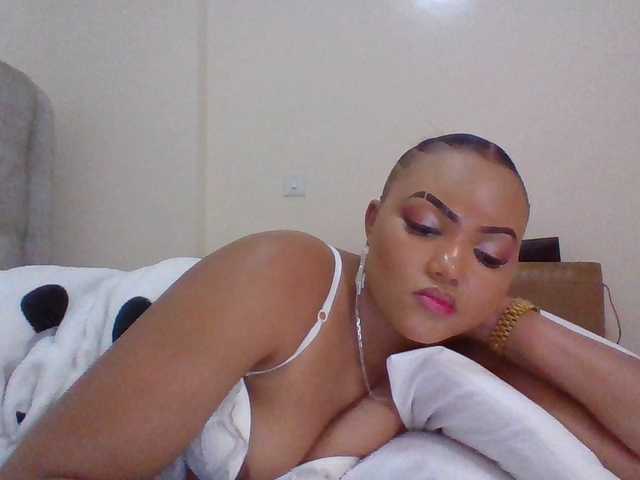 Beautystar12's BongaCams show and profile