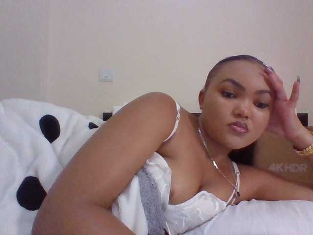 Beautystar12's BongaCams show and profile