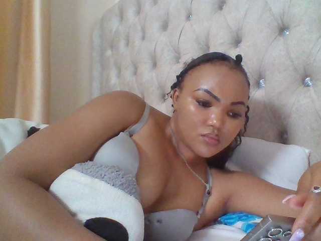 Beautystar12's BongaCams show and profile