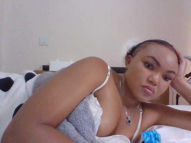 Beautystar12's BongaCams show and profile