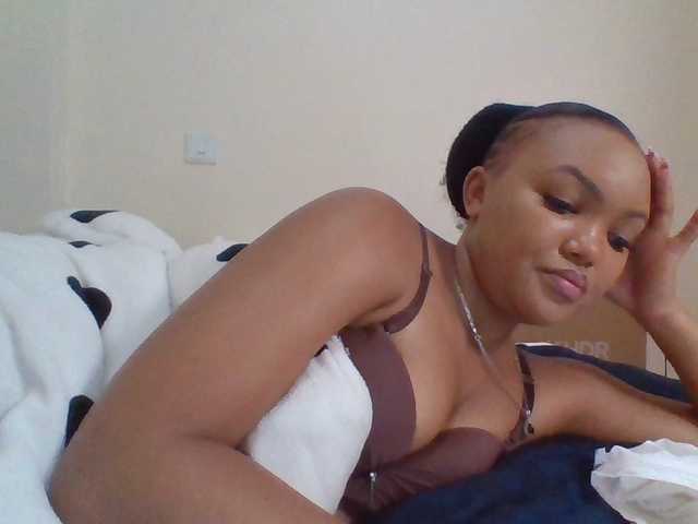 Beautystar12's BongaCams show and profile