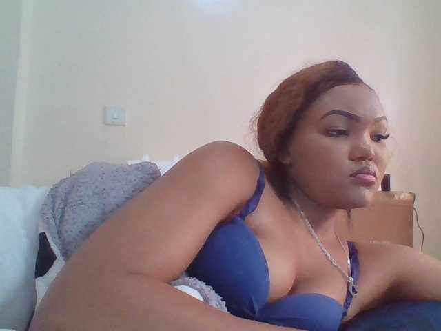 Beautystar12's BongaCams show and profile