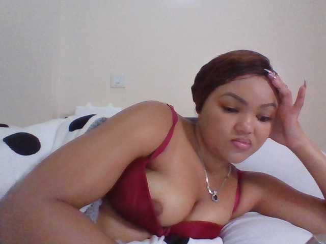 Beautystar12's BongaCams show and profile