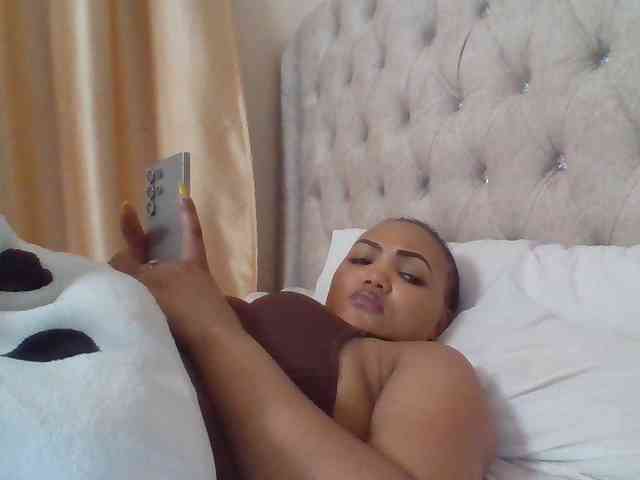 Beautystar12 Live Webcam on BongaCams