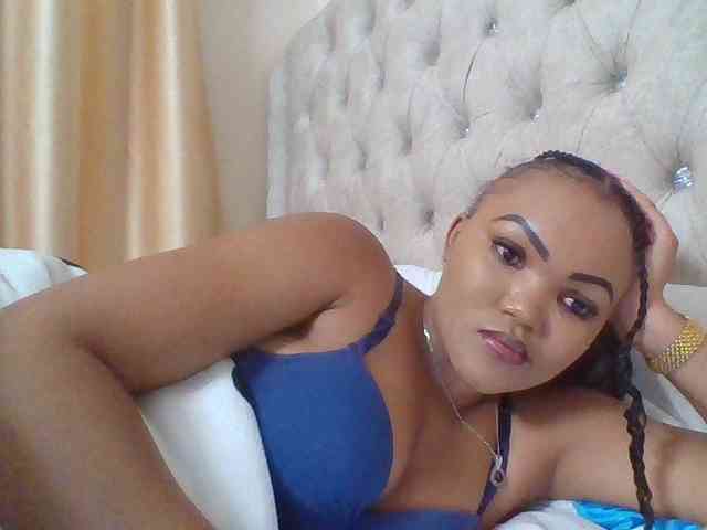 Beautystar12 Live Webcam on BongaCams