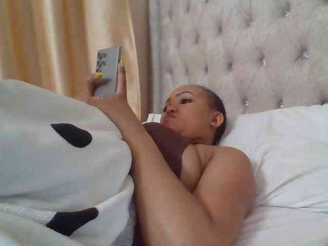 Beautystar12 Live Webcam on BongaCams