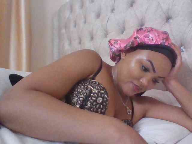 Beautystar12 Live Webcam on BongaCams