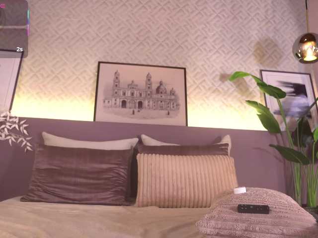 ElleDiane's BongaCams show and profile