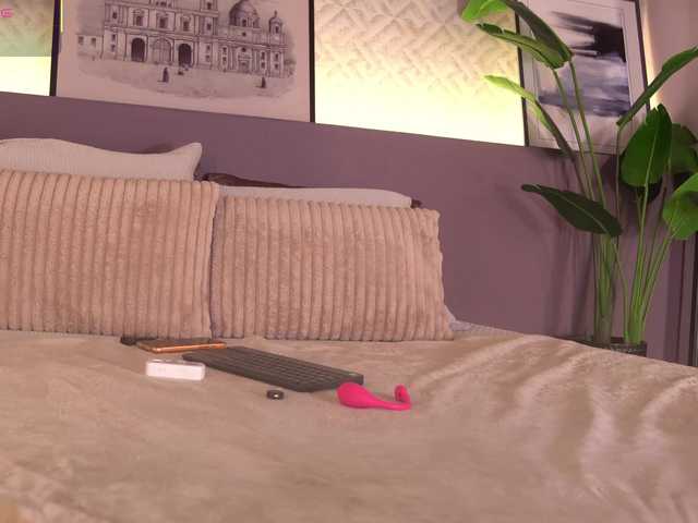 ElleDiane's BongaCams show and profile