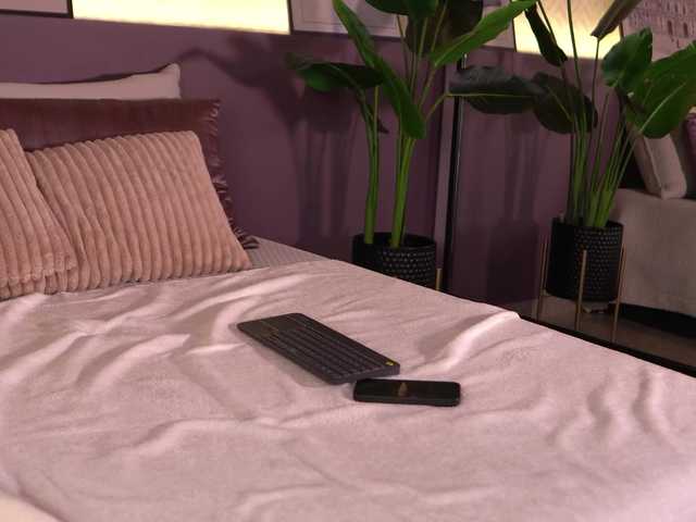 ElleDiane from BongaCams