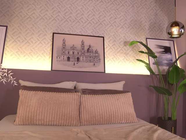 ElleDiane's BongaCams show and profile