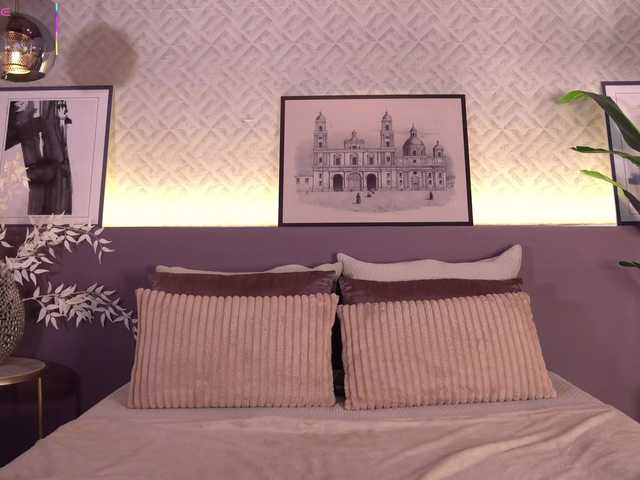 ElleDiane's BongaCams show and profile