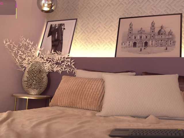 ElleDiane's BongaCams show and profile