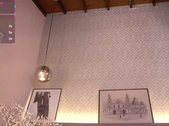 ElleDiane's BongaCams show and profile