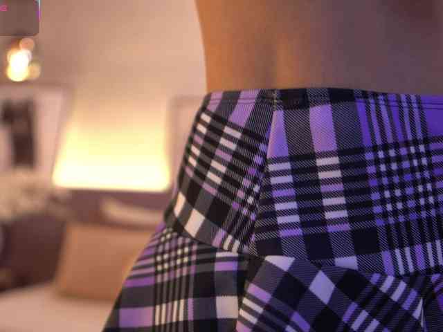 ElleDiane webcam