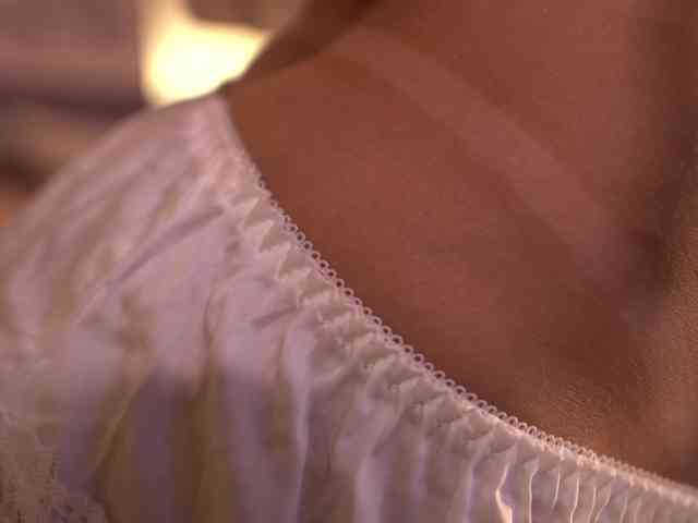 ElleDiane webcam