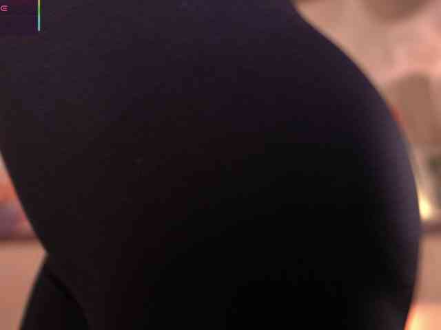ElleDiane webcam