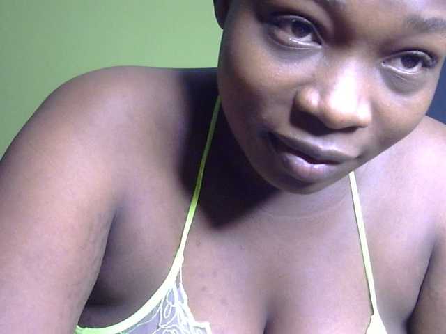 Pretty-horny's BongaCams show and profile