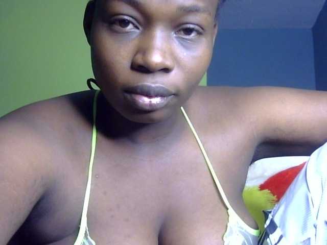 Pretty-horny's BongaCams show and profile