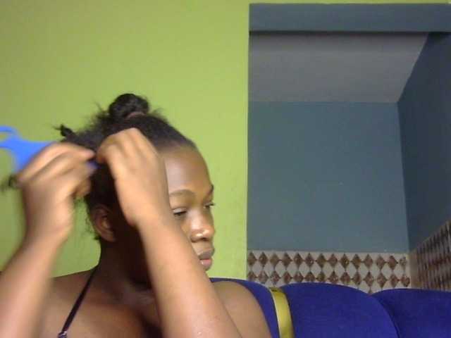 Pretty-horny's BongaCams show and profile