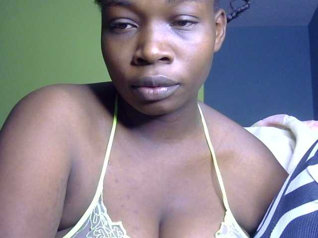 Pretty-horny's BongaCams show and profile