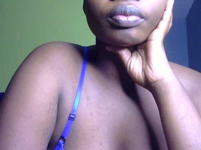 Pretty-horny's BongaCams show and profile