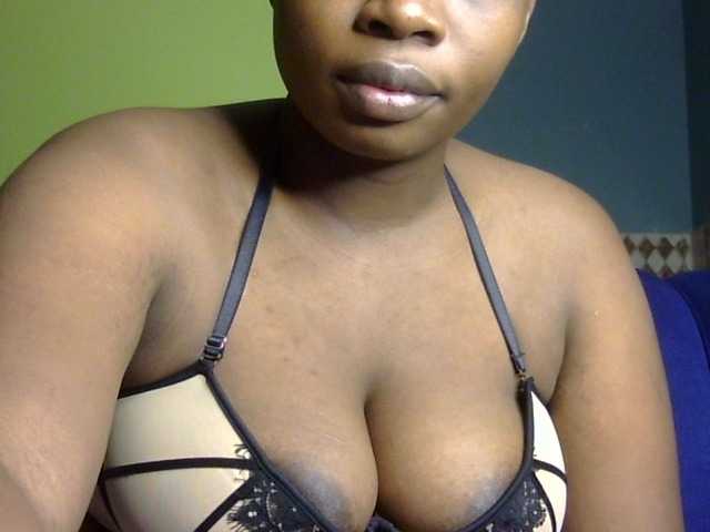 Pretty-horny's BongaCams show and profile