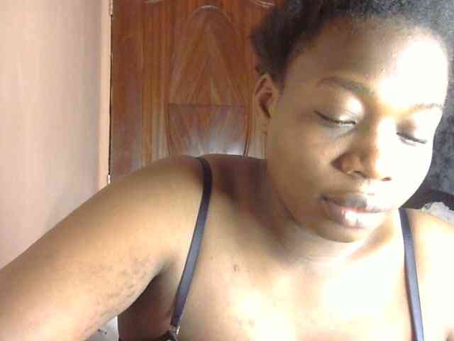 Pretty-horny webcam