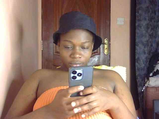Pretty-horny webcam