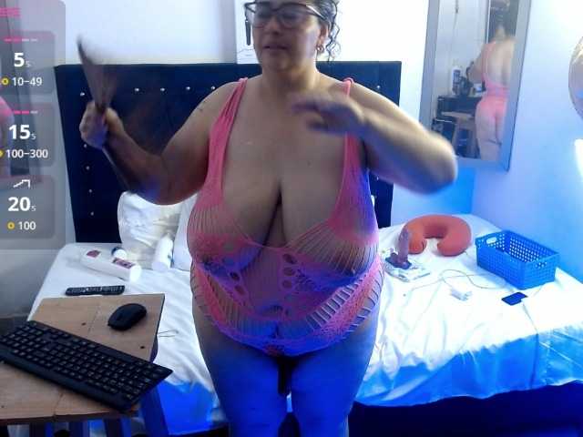 bubis-laru53's BongaCams show and profile