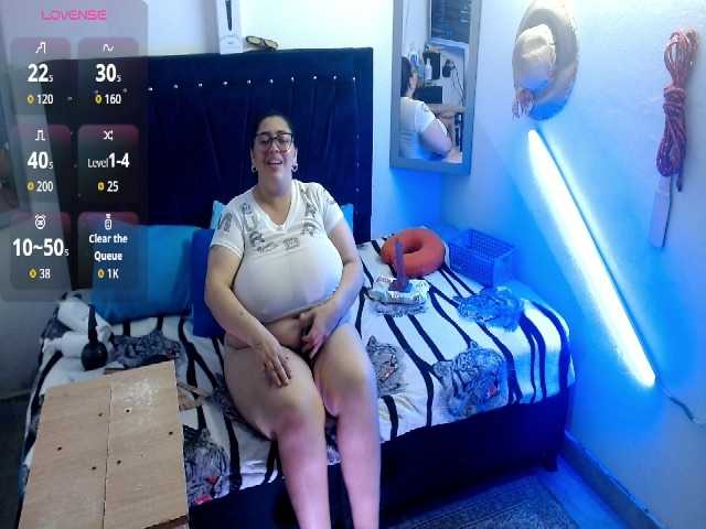 bubis-laru53's BongaCams show and profile