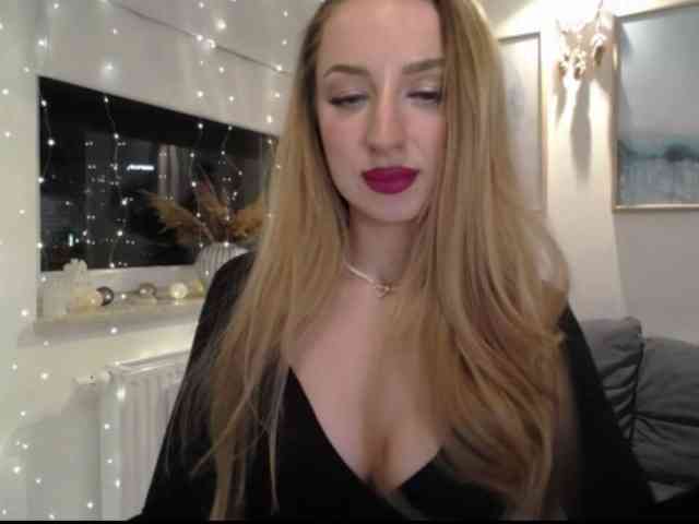JulietteGlow webcam