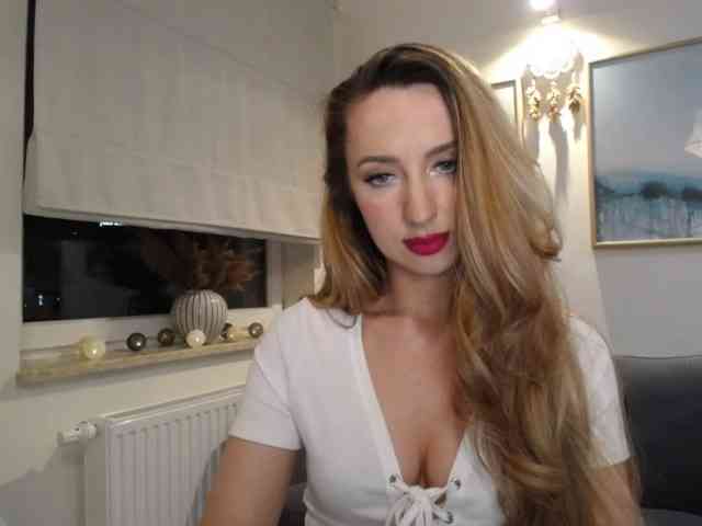JulietteGlow Live Webcam on BongaCams