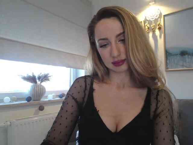 JulietteGlow webcam