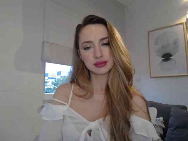 JulietteGlow webcam