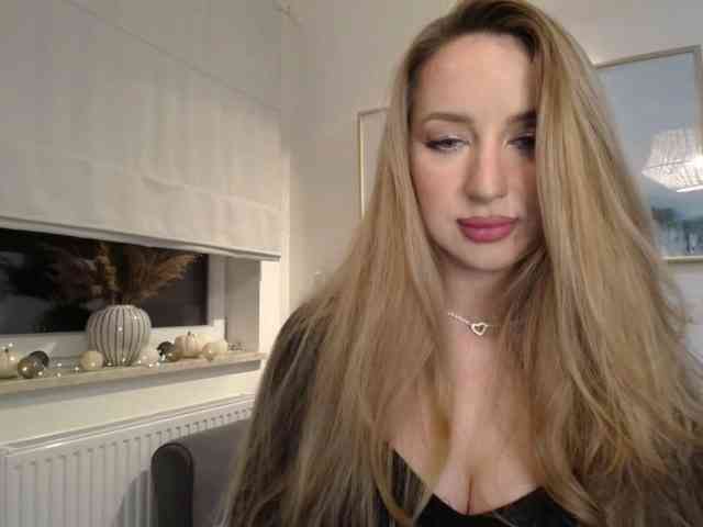 JulietteGlow webcam