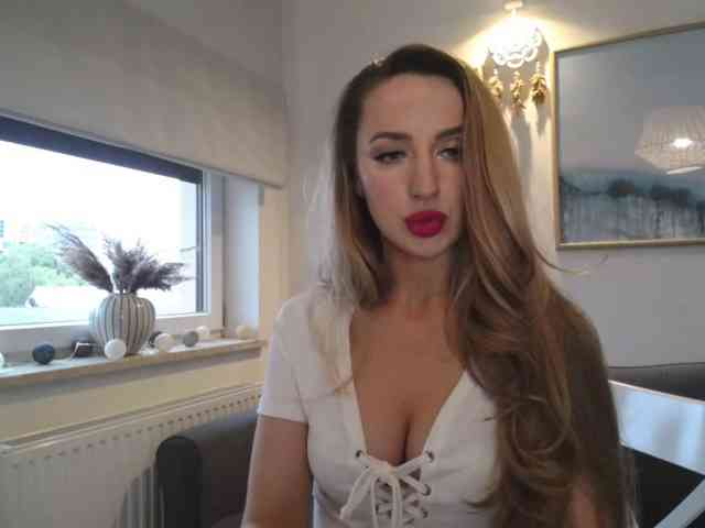 JulietteGlow webcam