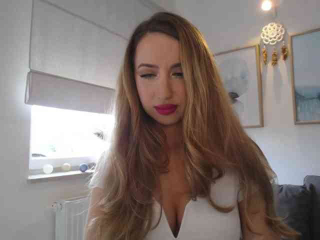 JulietteGlow webcam