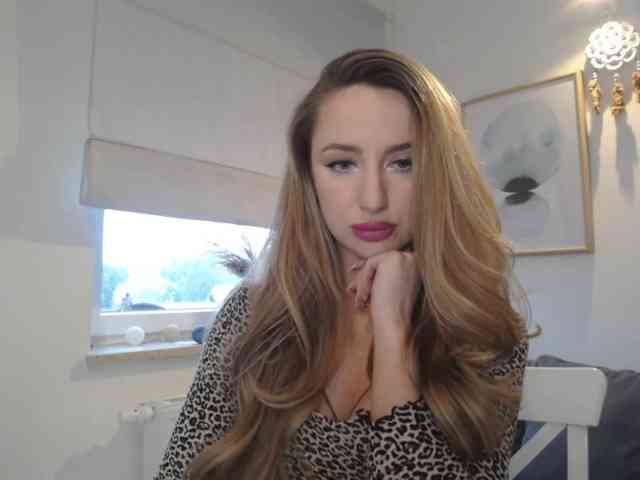 JulietteGlow webcam