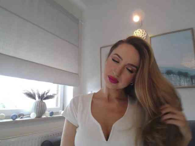 JulietteGlow webcam