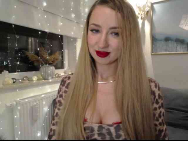 JulietteGlow webcam