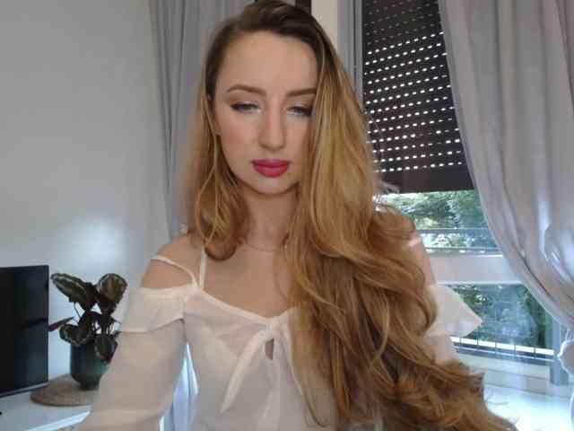 JulietteGlow webcam