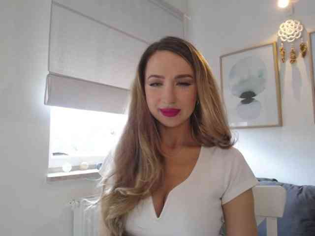 JulietteGlow webcam