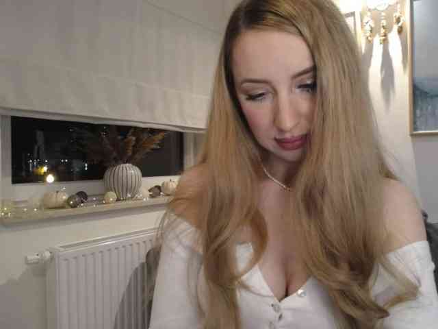 JulietteGlow webcam