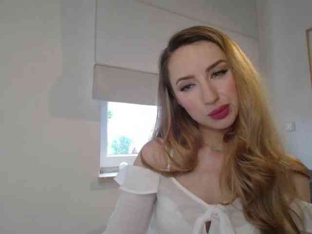 JulietteGlow webcam