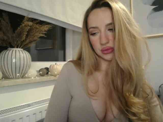JulietteGlow webcam