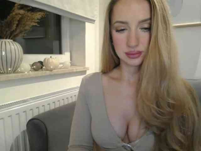 JulietteGlow webcam
