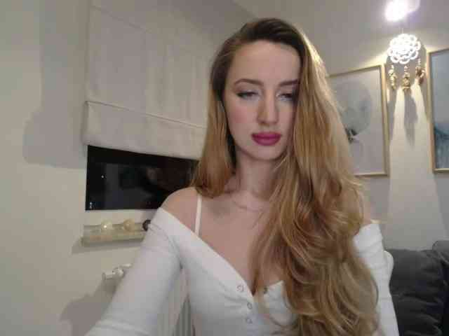 JulietteGlow webcam